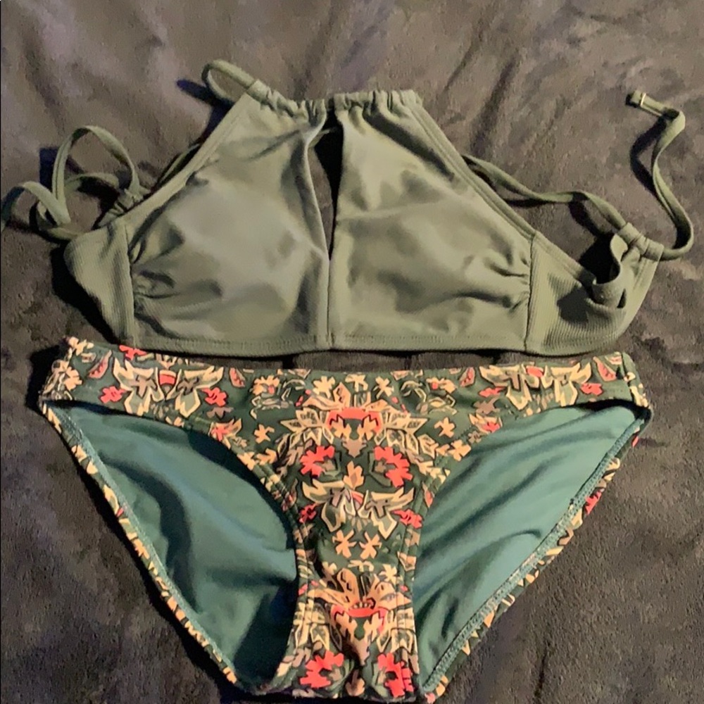 green bathing suit set